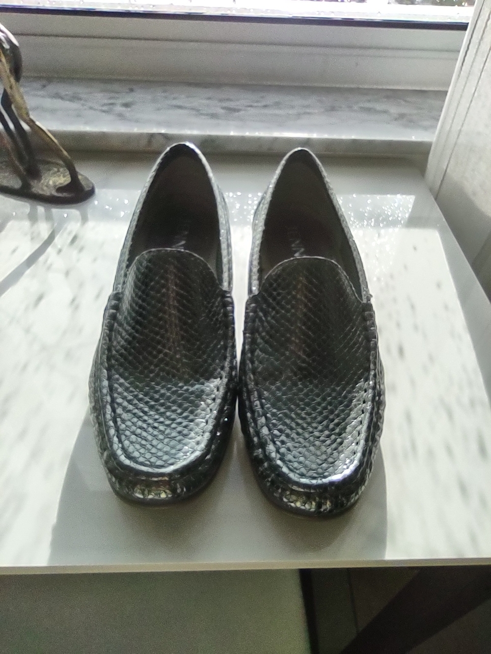Women's Black Snake-Texture Slip-On Loafers